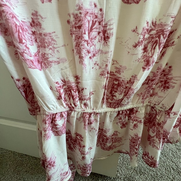 Beautiful blouse - Picture 2 of 5